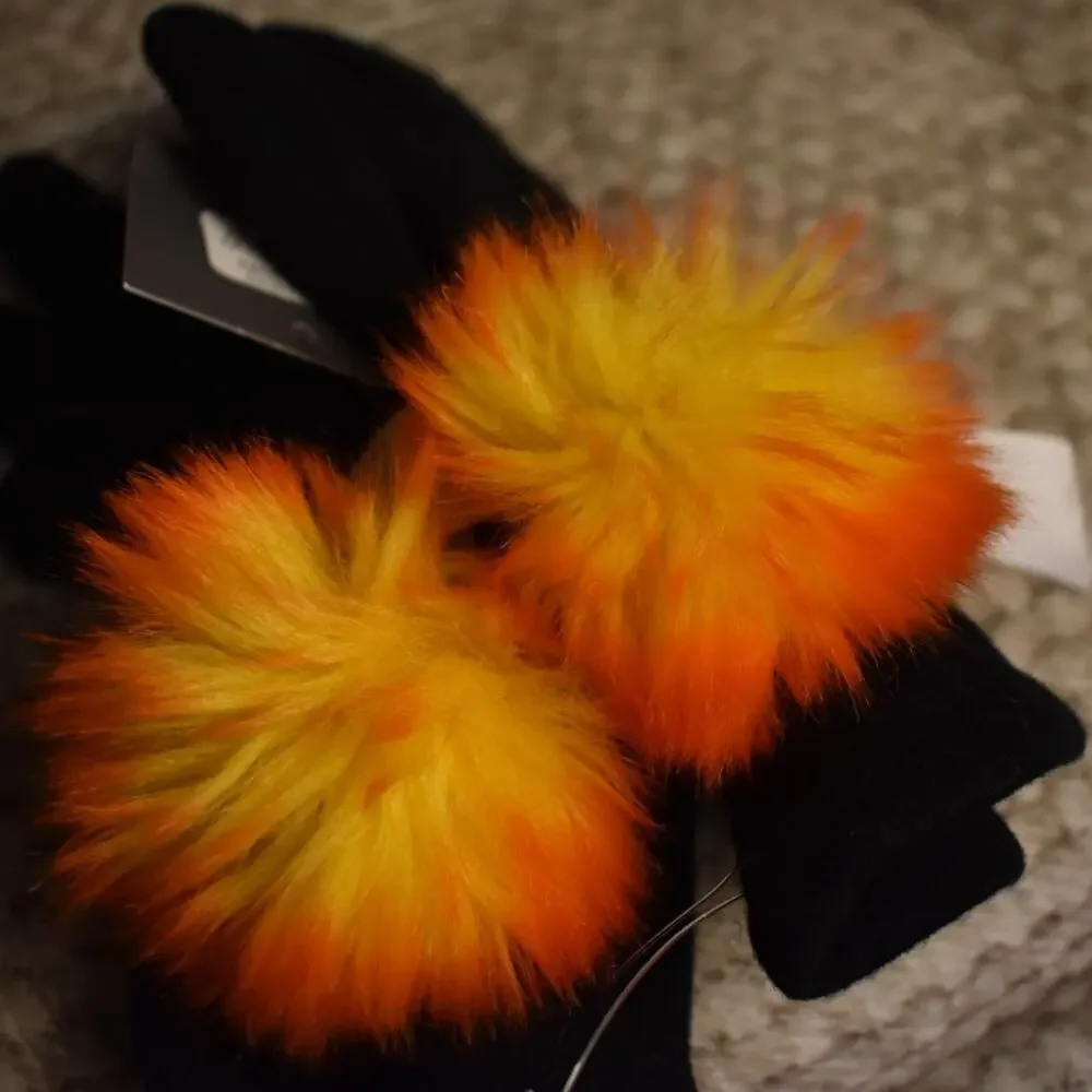 Evelyne Prelonge France Parisian Black Orange Pom Pom Gloves NWT